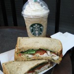 Sandwich og frappuchino