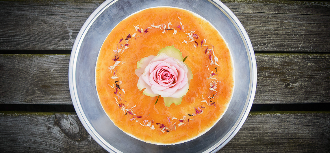 Vanille-cheesecake med nektarinmarmelade